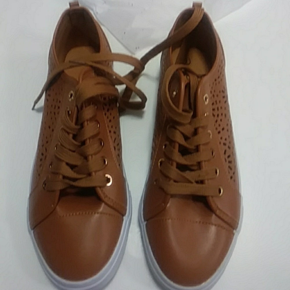 NEW...TWISTED TAN SNEAKERS